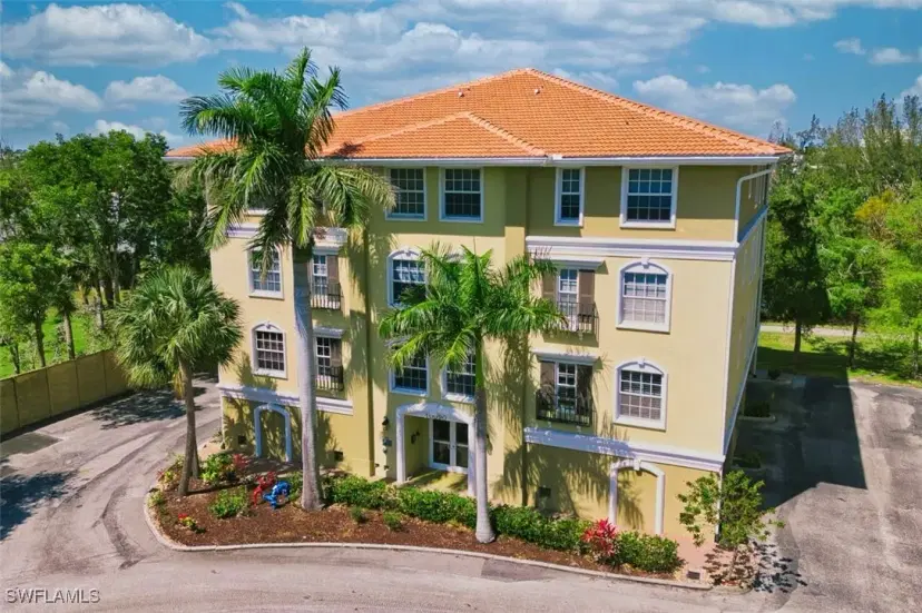 Picture of 10090 Lake Cove Dr 101, Fort Myers FL 33908