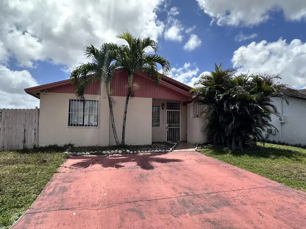 Picture of 5084 NW 195Th Ln, Miami Gardens, FL 33055