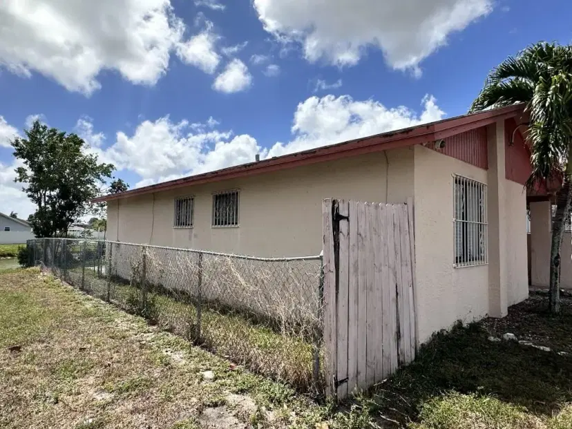 Picture of 5084 NW 195Th Ln, Miami Gardens FL 33055