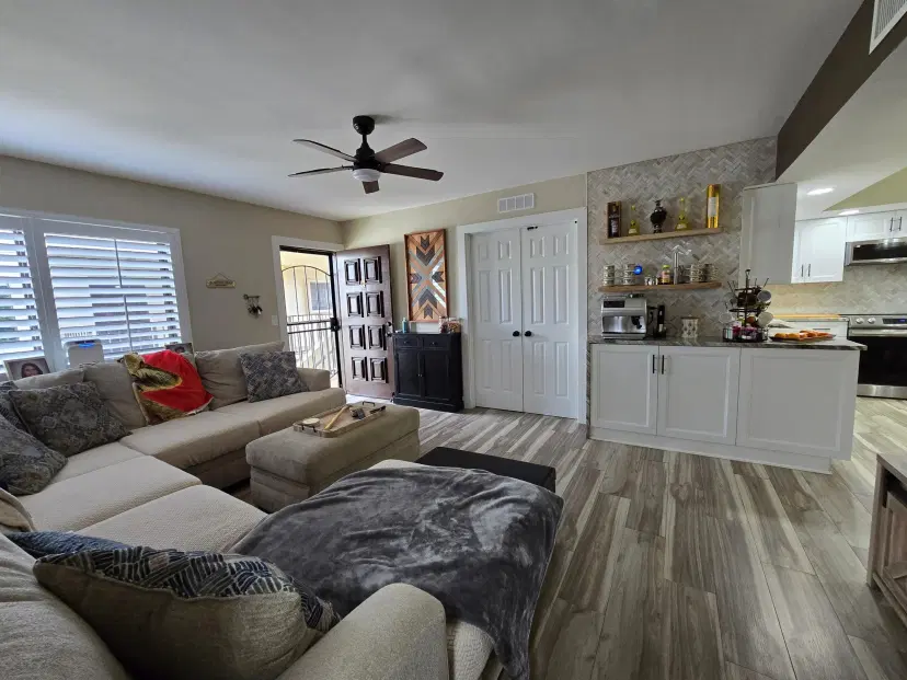 Picture of 5280 Las Verdes Circle 306, Delray Beach FL 33484