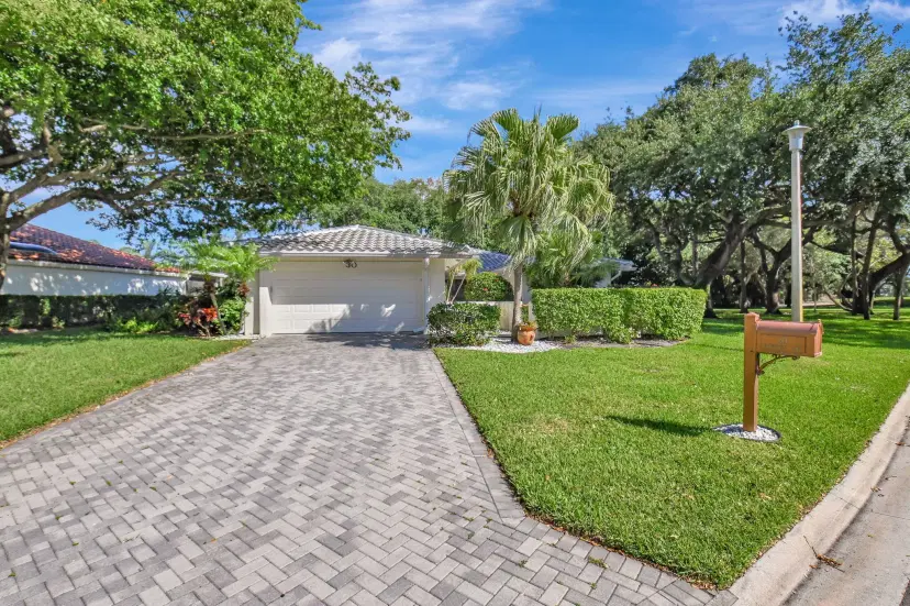 Picture of 30 Hampshire Lane, Boynton Beach FL 33436