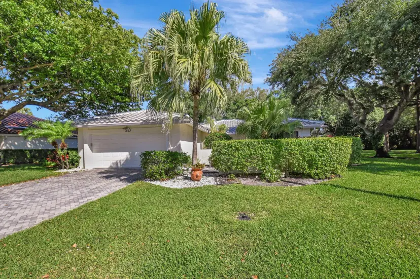 Picture of 30 Hampshire Lane, Boynton Beach FL 33436