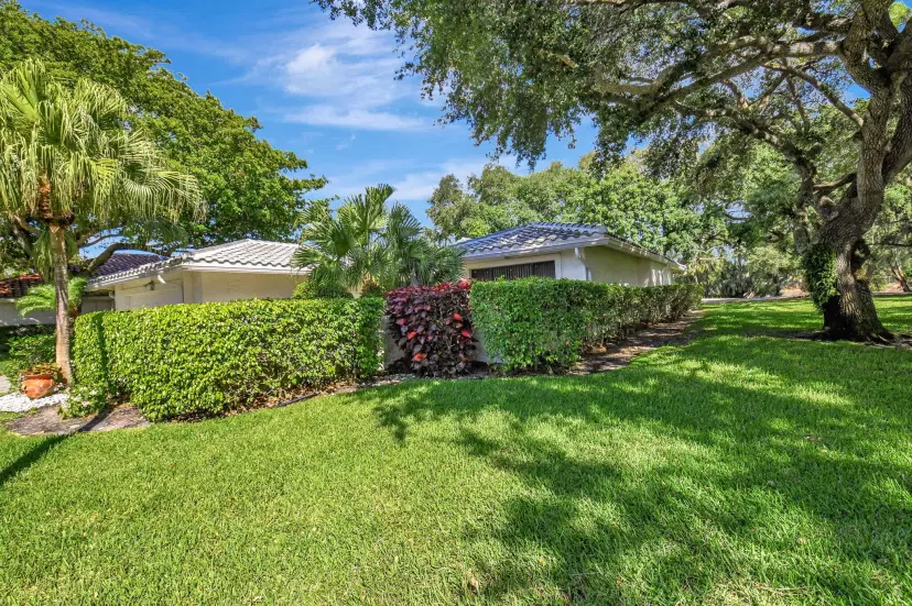 Picture of 30 Hampshire Lane, Boynton Beach FL 33436