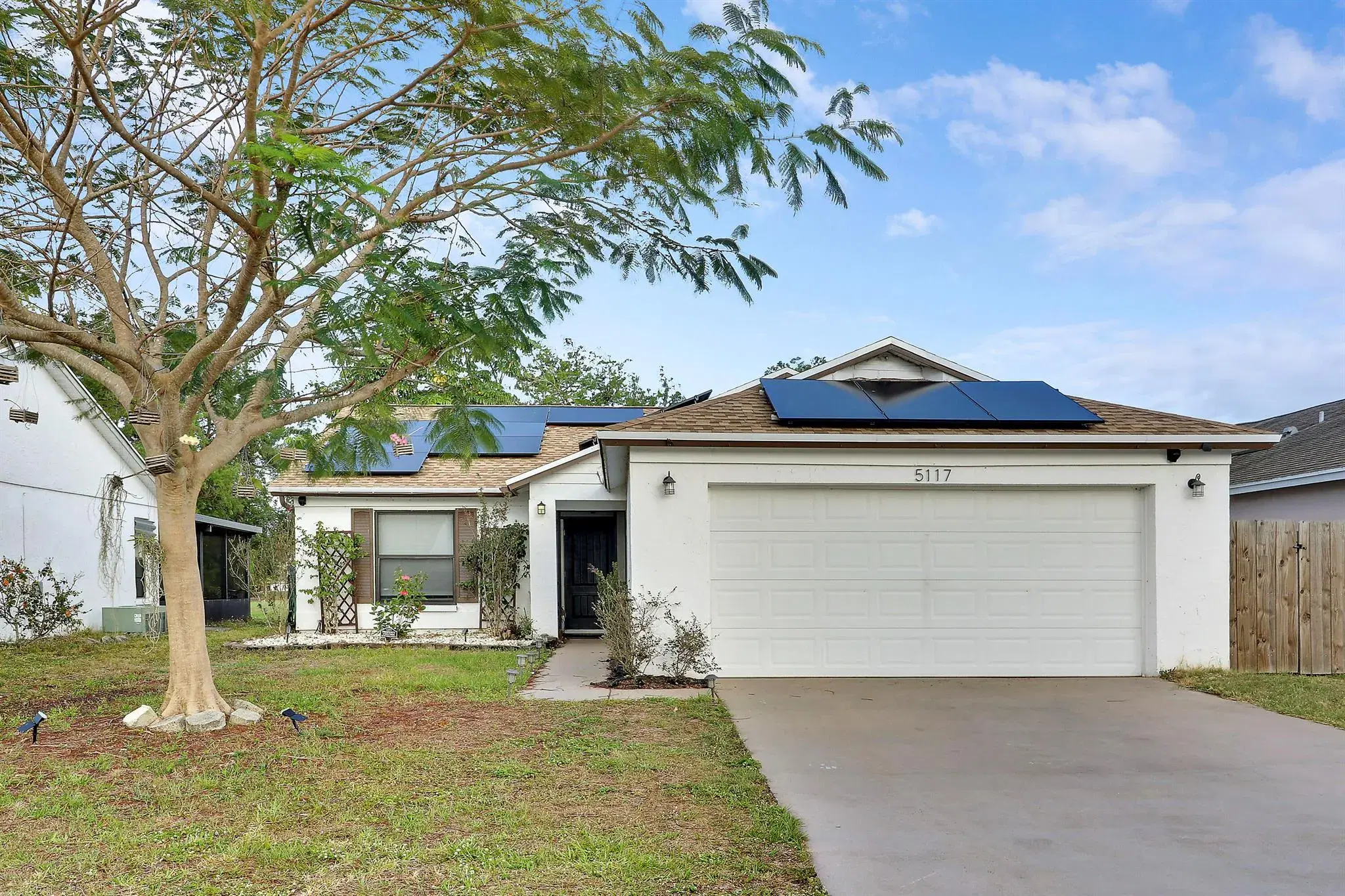 Picture of 5117 Arbor Glen Circle, Lake Worth, FL 33463