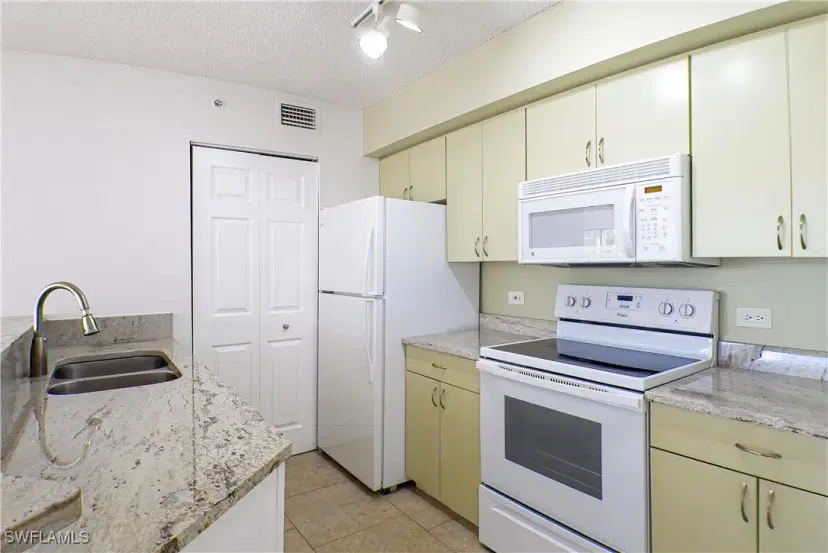 Picture of 8861 Colonnades Ct W 221, Bonita Springs FL 34135