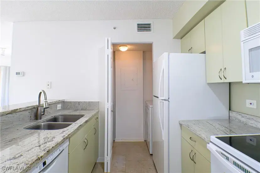 Picture of 8861 Colonnades Ct W 221, Bonita Springs FL 34135