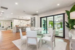 Picture of 6608 Ridgewood Dr, Naples, FL 34108