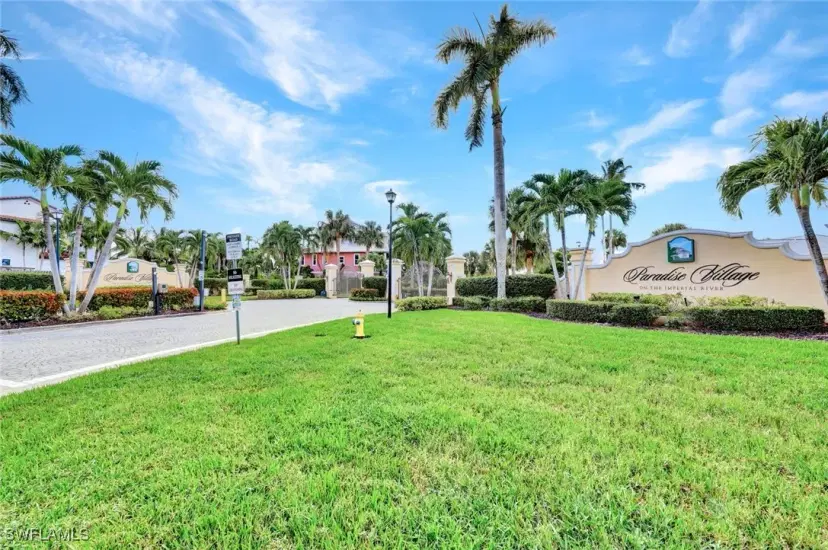 Picture of 27080 Flamingo Dr, Bonita Springs FL 34135