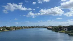 Picture of 538 NE 199Th Ter 2L, Miami, FL 33179