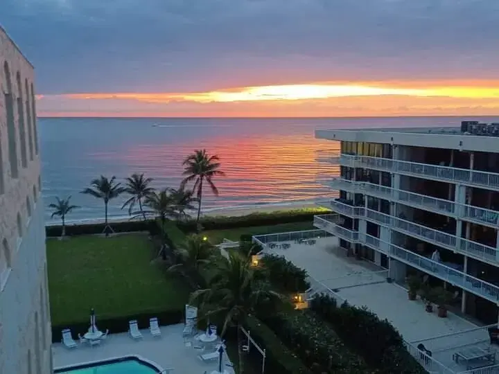 Picture of 3230 S Ocean Boulevard E610, Palm Beach FL 33480