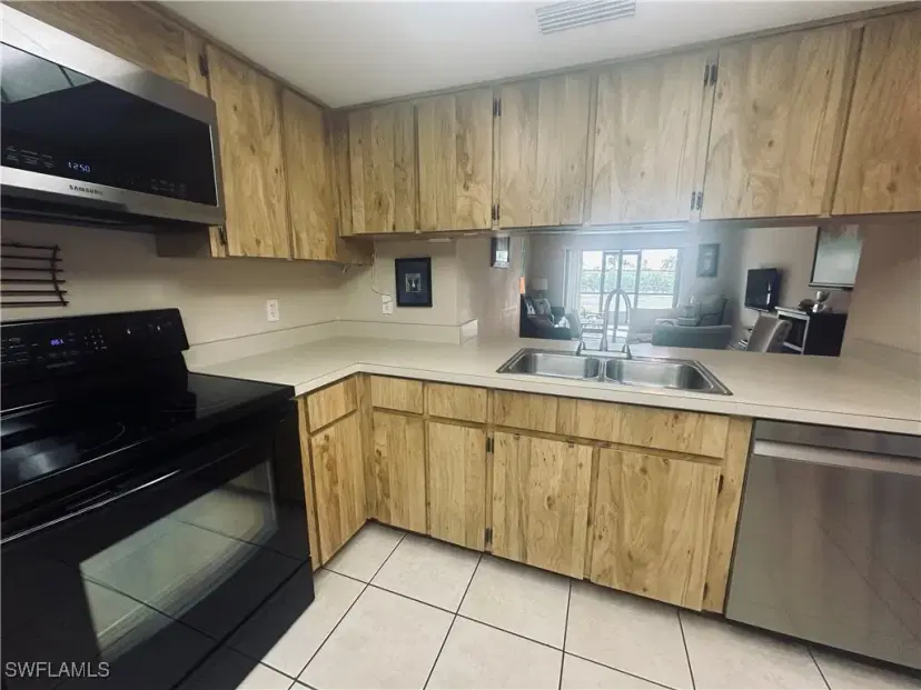 Picture of 11610 Caravel Cir 102, Fort Myers FL 33908