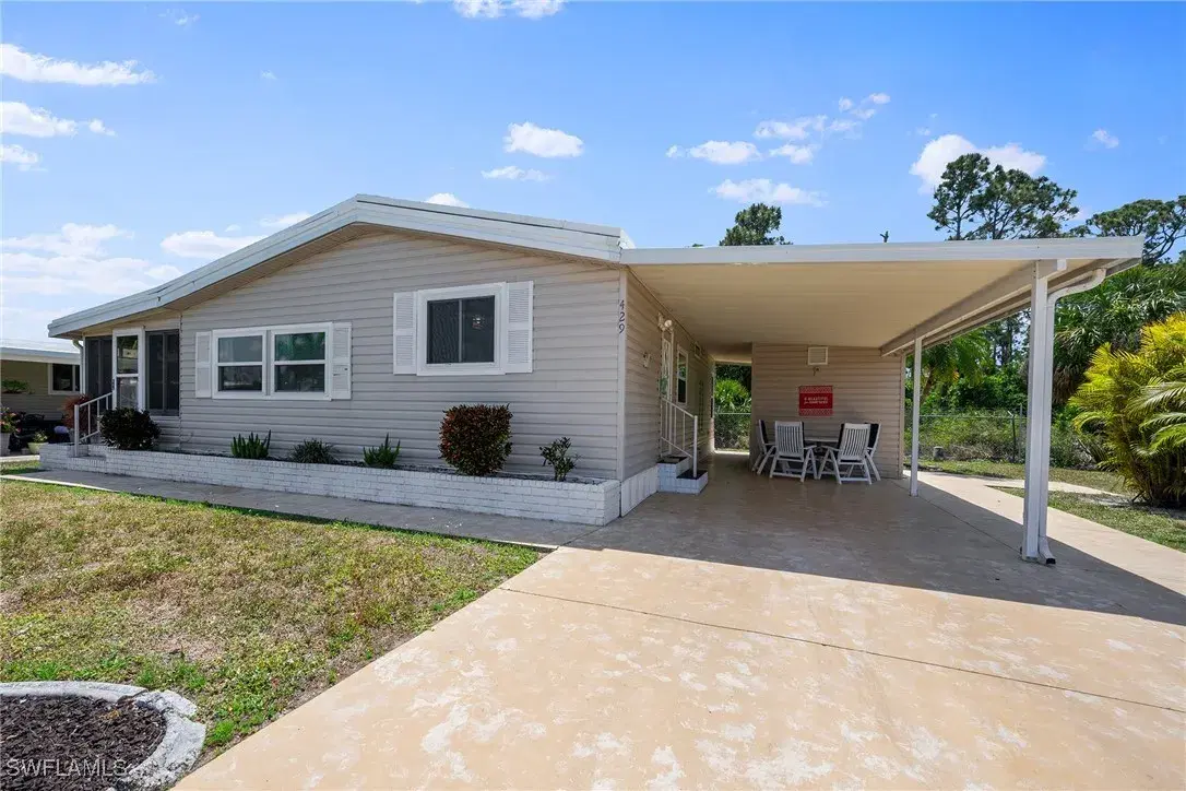 Picture of 429 Archer Ln, North Fort Myers, FL 33903