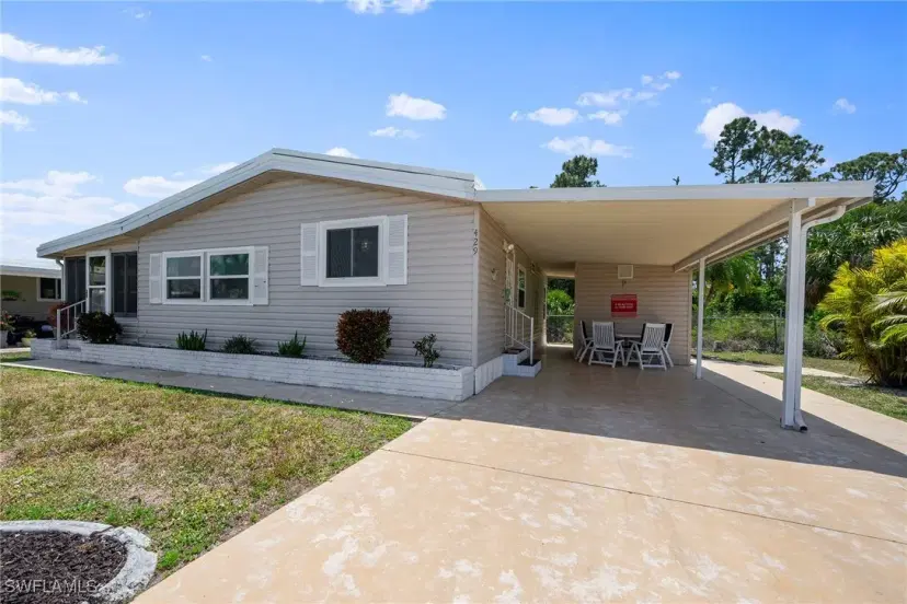 Picture of 429 Archer Ln, North Fort Myers FL 33903