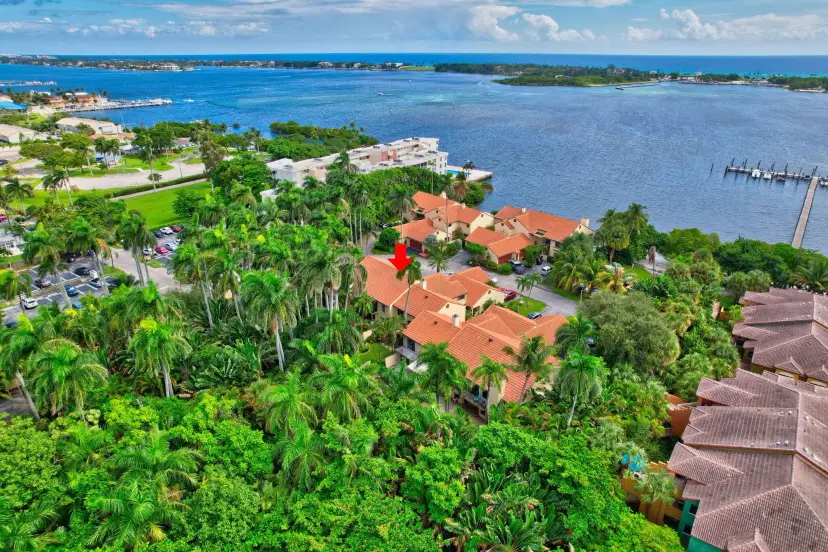 Picture of 7 Via Lago, Boynton Beach FL 33435