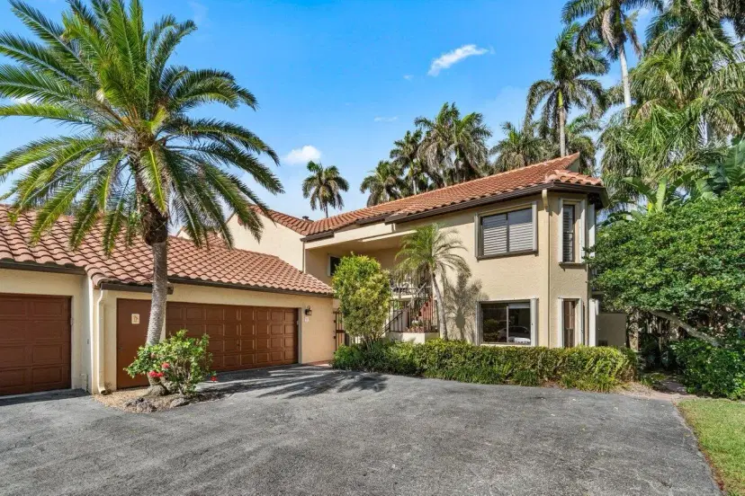 Picture of 7 Via Lago, Boynton Beach FL 33435