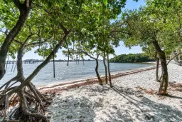 Picture of 7 Via Lago, Boynton Beach, FL 33435