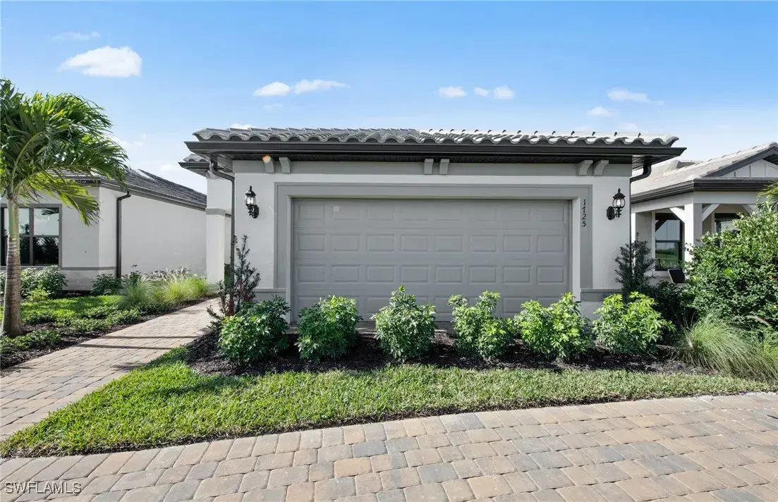 Picture of 1939 Sierra Ct, Naples, FL 34120