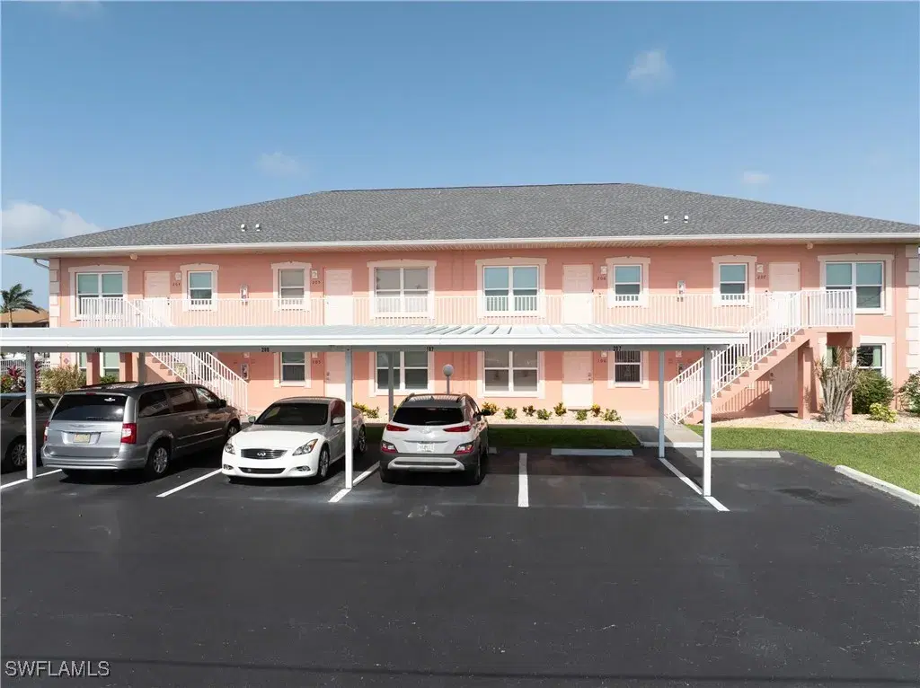 Picture of 4544 SE 5Th Pl 107, Cape Coral, FL 33904