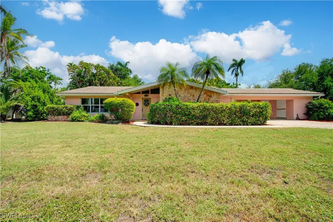 Picture of 2627 Mcgregor Blvd, Fort Myers, FL 33901
