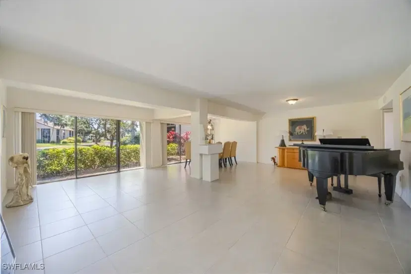 Picture of 576 Retreat Dr 101, Naples FL 34110
