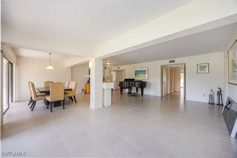 Picture of 576 Retreat Dr 101, Naples FL 34110