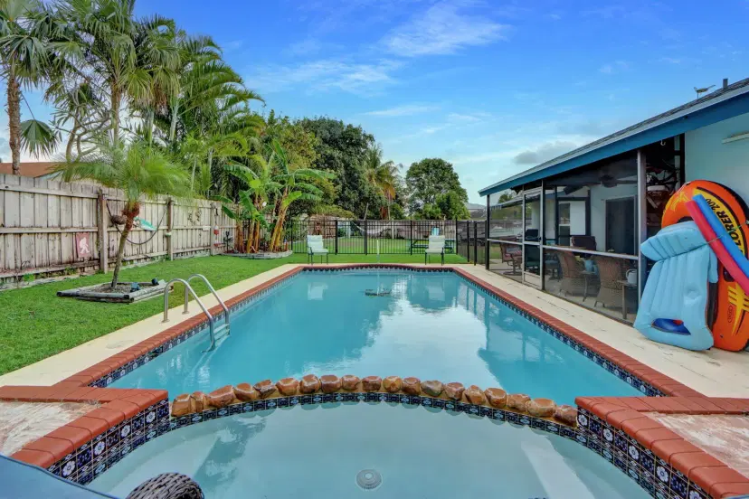 Picture of 801 NW 8Th Way, Boynton Beach FL 33426