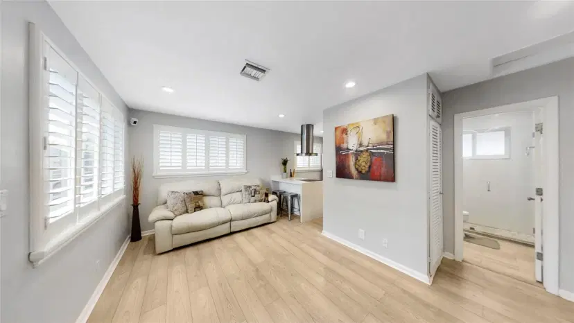 Picture of 1345 NE 17Th Ave 1, Fort Lauderdale FL 33304
