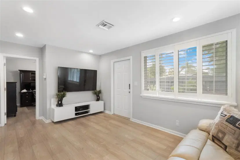 Picture of 1345 NE 17Th Ave 1, Fort Lauderdale FL 33304