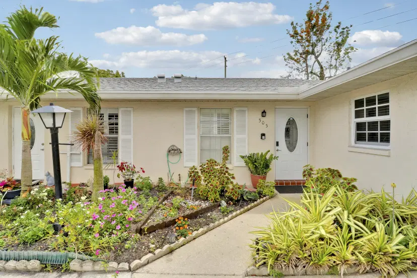 Picture of 505 Holyoke Ln, Lake Worth FL 33467