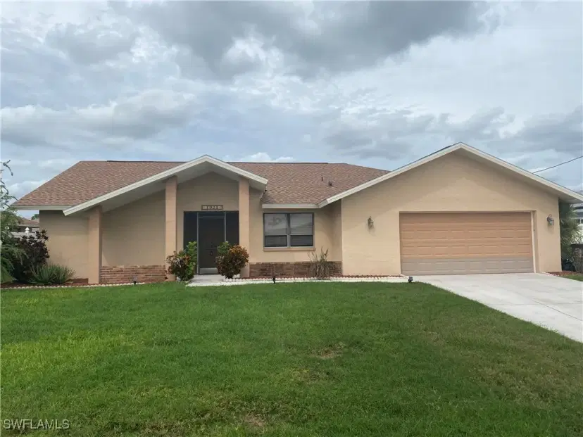 Picture of 1925 SE 9Th Ter, Cape Coral FL 33990
