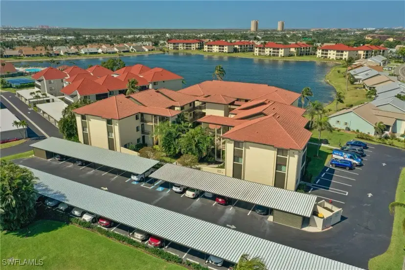 Picture of 11570 Caravel Cir 2001, Fort Myers FL 33908