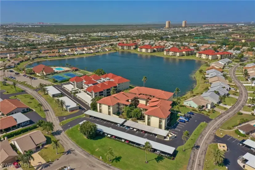 Picture of 11570 Caravel Cir 2001, Fort Myers FL 33908