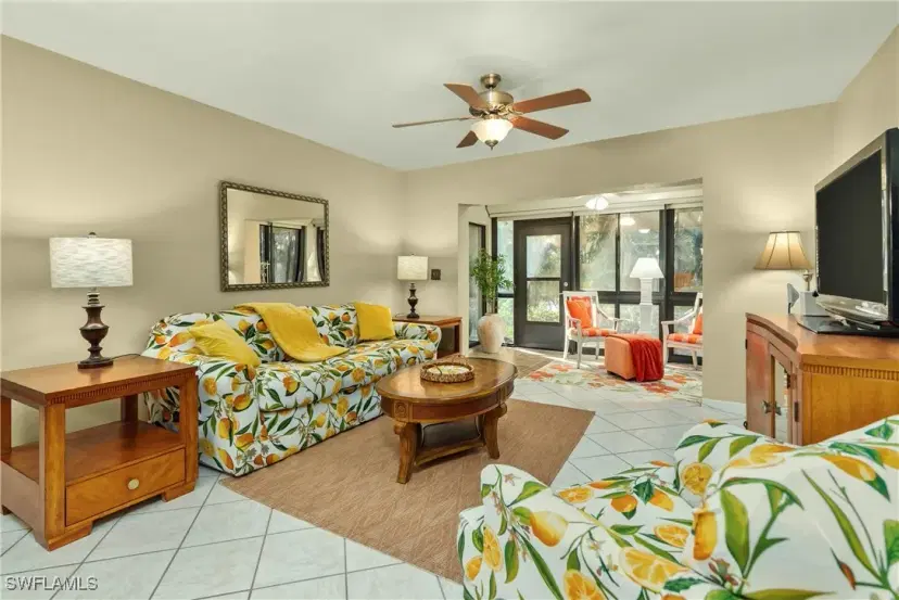 Picture of 11570 Caravel Cir 2001, Fort Myers FL 33908