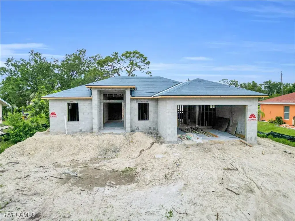 Picture of 207 Gerald Ave N, Lehigh Acres, FL 33971