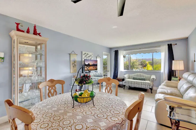 Picture of 2812 Garden Drive S 308, Lake Worth FL 33461