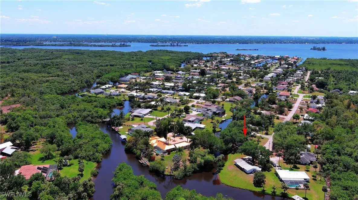 Picture of 2466 N Westwood Dr, North Fort Myers, FL 33917