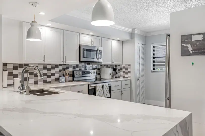 Picture of 12926 Briarlake Drive 201, Palm Beach Gardens FL 33418