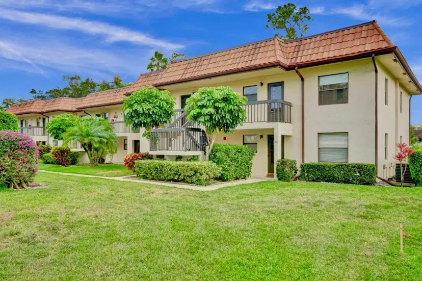 Picture of 7281 Golf Colony Court 206, Lake Worth FL 33467