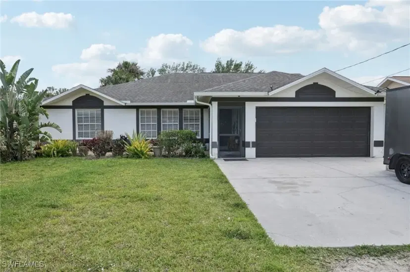 Picture of 1570 Golden Gate Blvd W, Naples FL 34117
