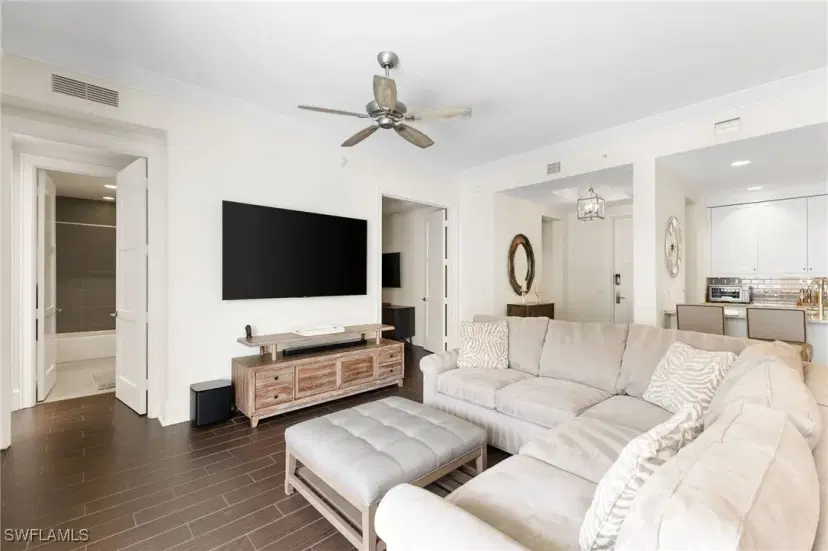 Picture of 1030 3Rd Ave S 319, Naples FL 34102