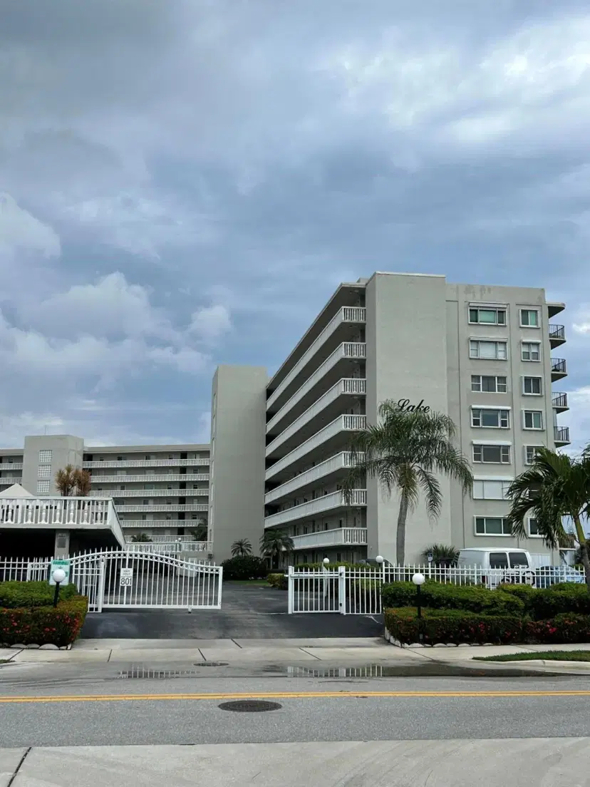 Picture of 801 Lake Shore Drive 112, Lake Park FL 33403