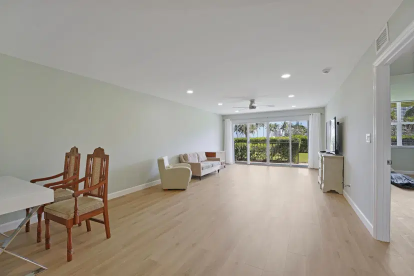 Picture of 801 Lake Shore Drive 112, Lake Park FL 33403