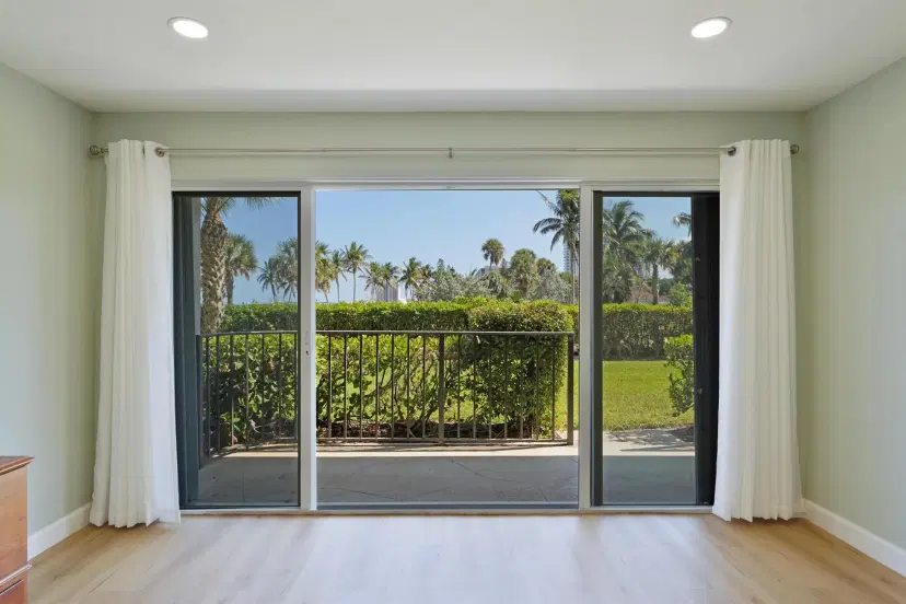 Picture of 801 Lake Shore Drive 112, Lake Park FL 33403