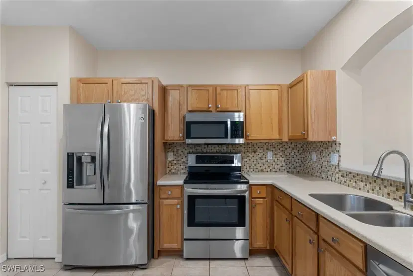 Picture of 10033 Salina St, Fort Myers FL 33905
