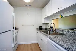 Picture of 561 Periwinkle Way F1, Sanibel, FL 33957