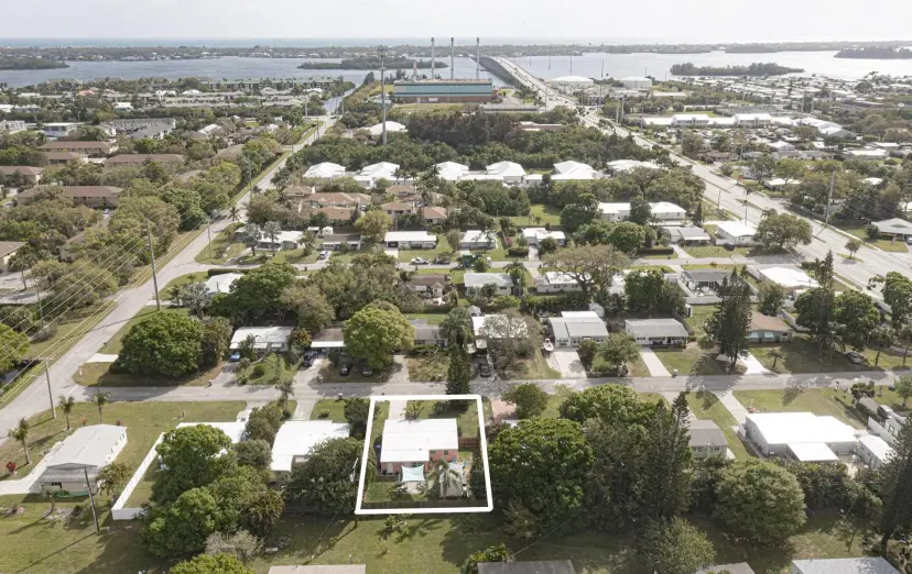 Picture of 1761 5Th Ct, Vero Beach FL 32960