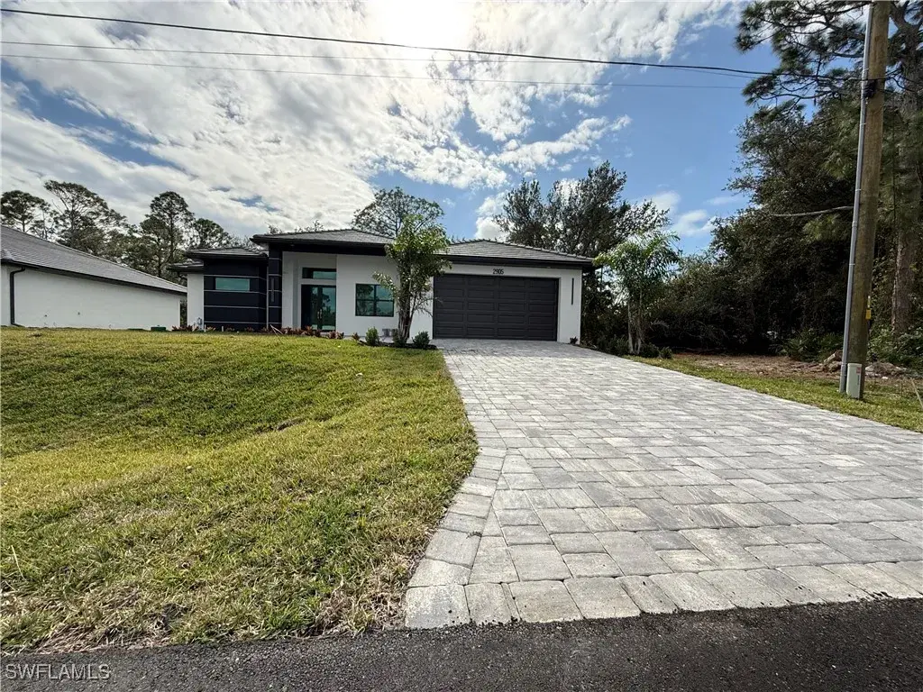 Picture of 2909 10Th St W, Lehigh Acres, FL 33971