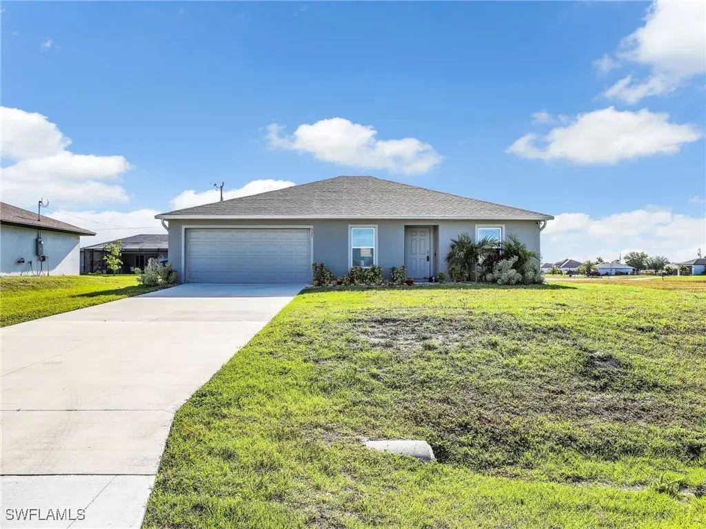 Picture of 925 NE 2Nd Pl, Cape Coral, FL 33909