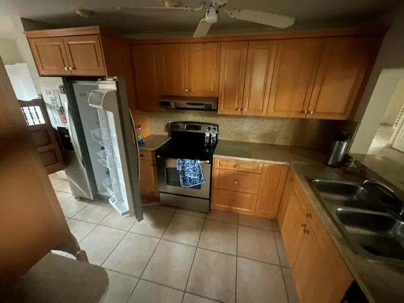 Picture of 9930 NW 10Th Street 9, Pembroke Pines FL 33024