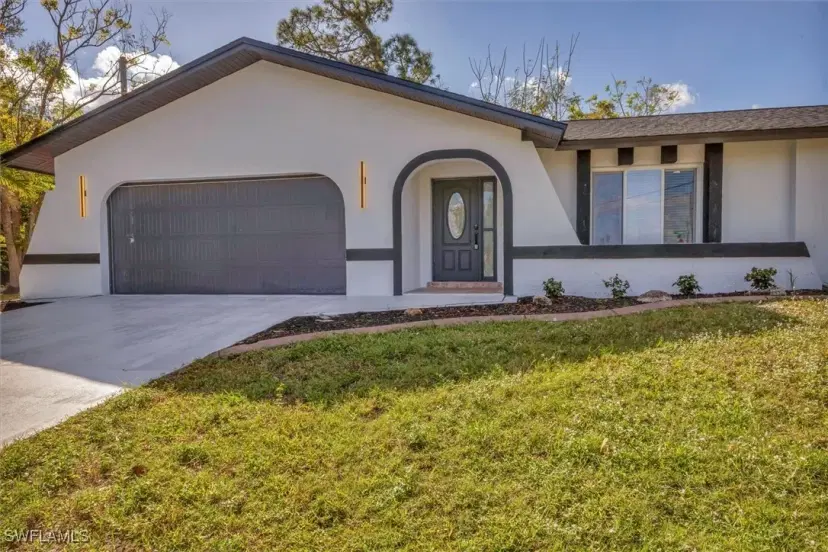 Picture of 4290 Yucatan Cir, Port Charlotte FL 33948